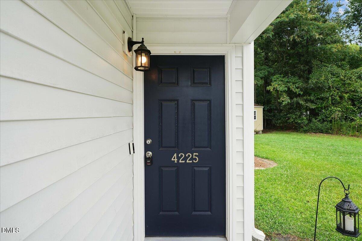 4225 Meadowview Lane