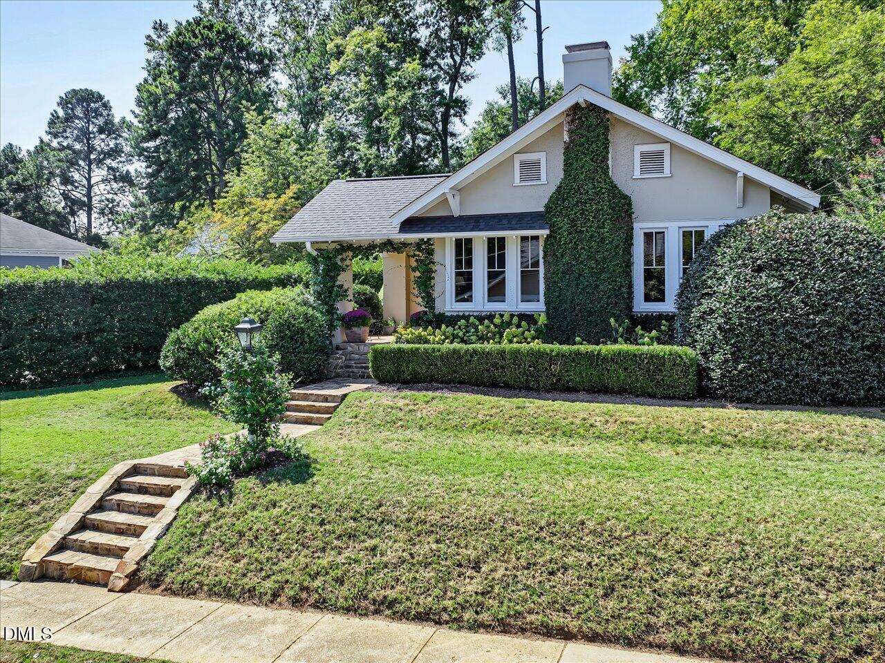2211 Creston Road