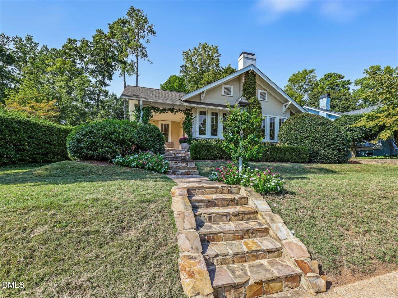 2211 Creston Road