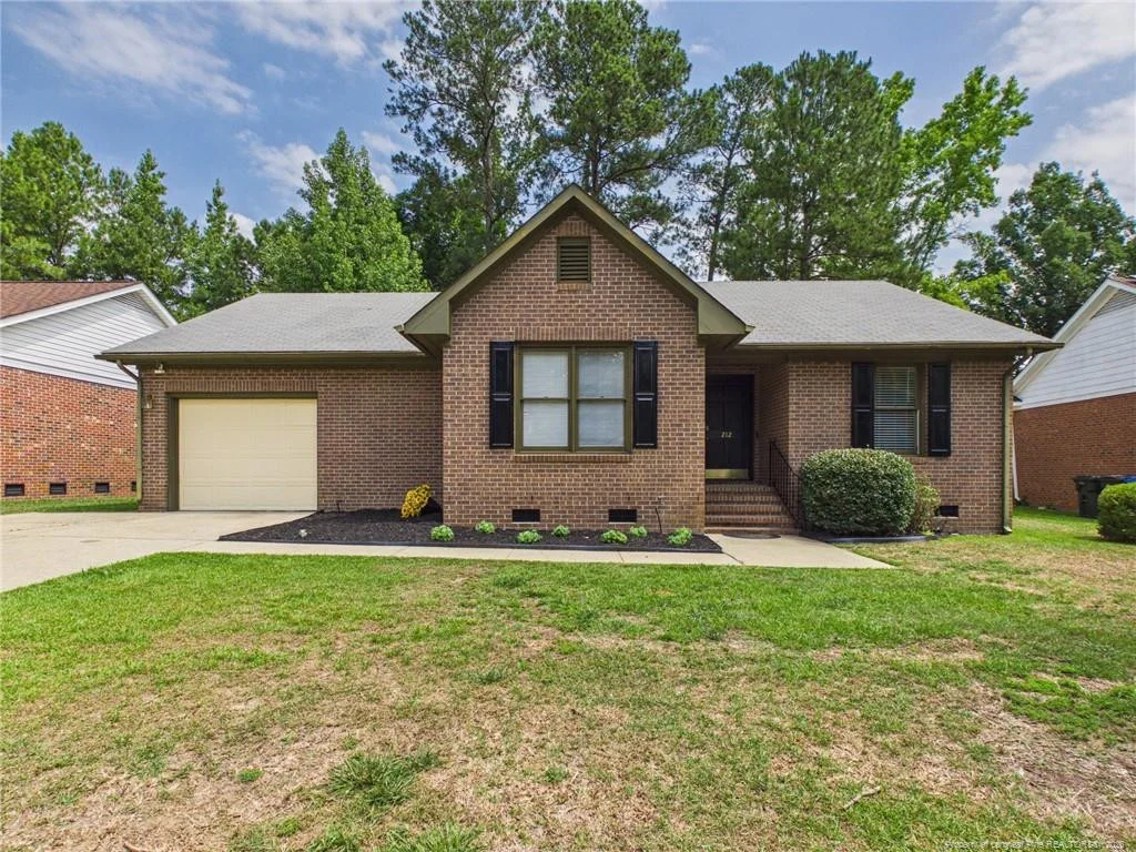 212 Fair Oaks Drive