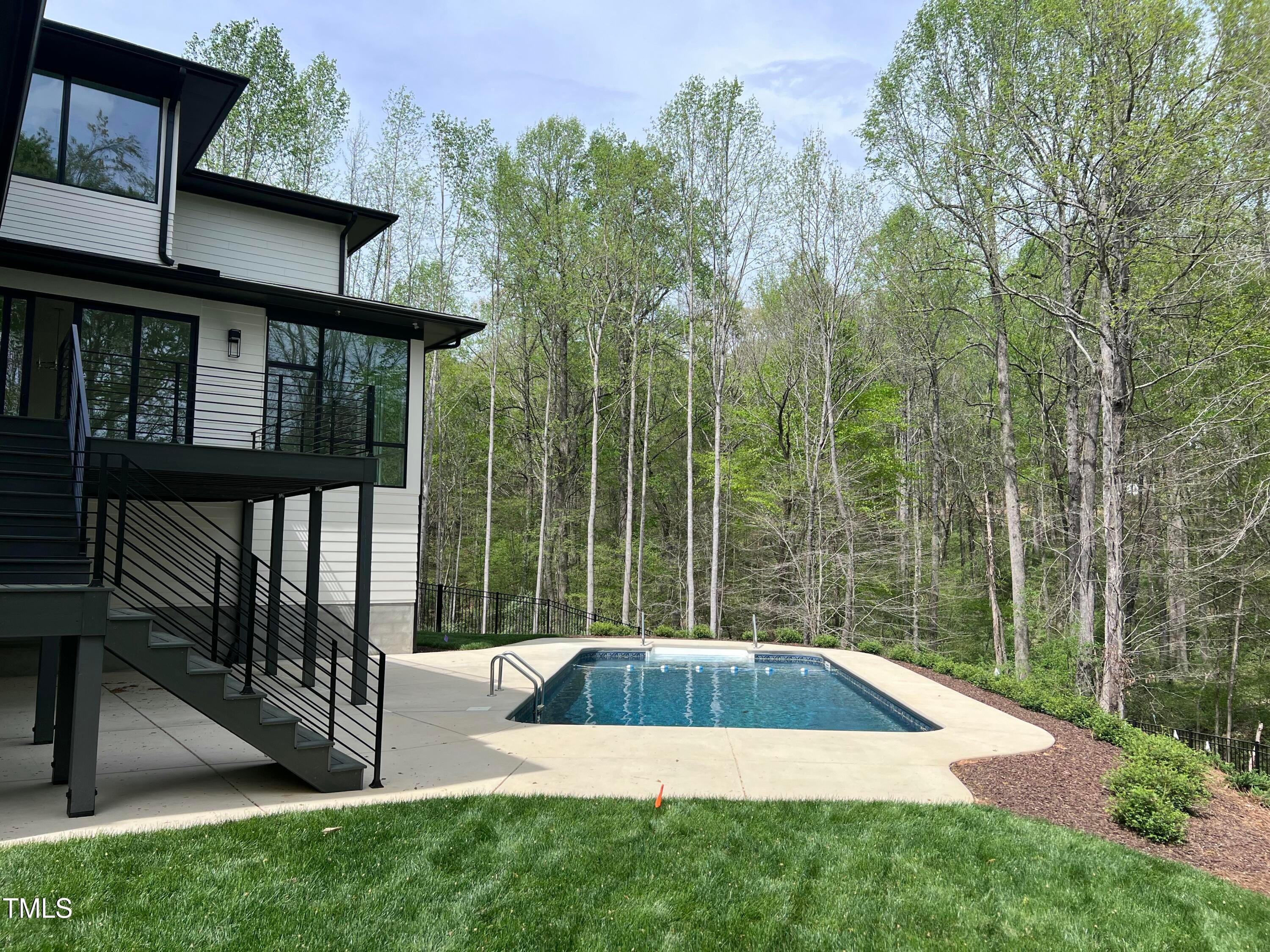 196 Mountaintop Circle