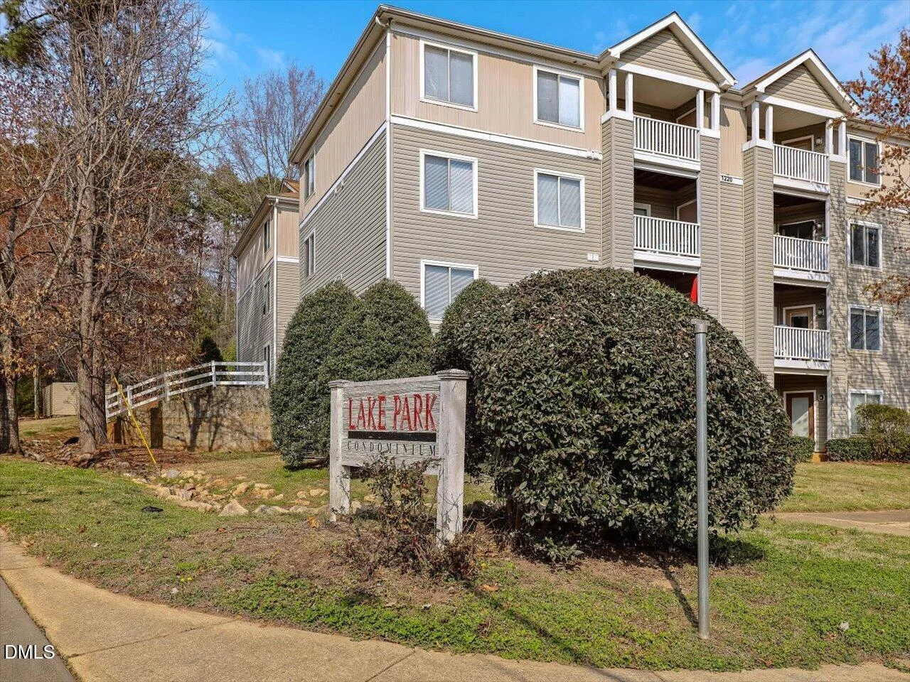 1231 University Court Unit 304
