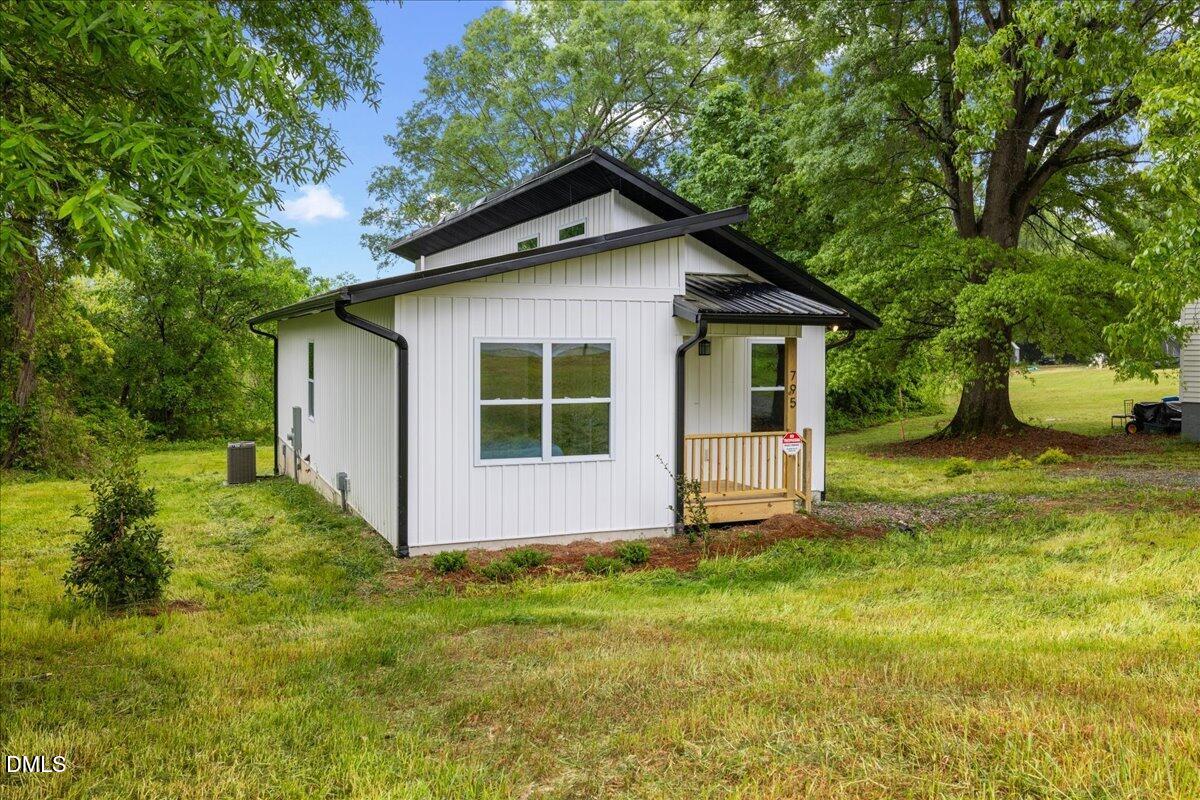 795 Lakeside Avenue