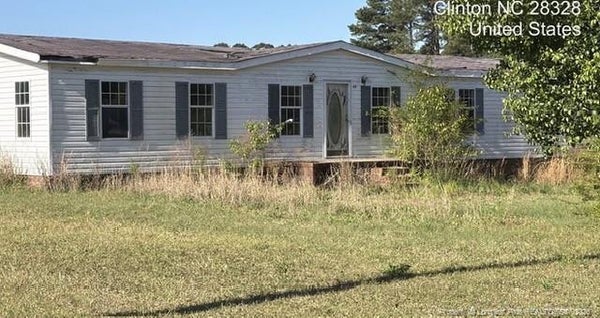 64 SERENITY LAKE DR, CLINTON, NC 28328 - Image 77b4b21aea4baee1b34c85e5e7c33a7f/603285244