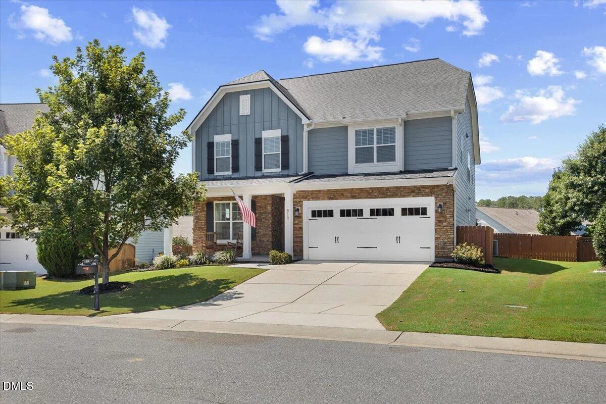 819 Lake Artesia Lane