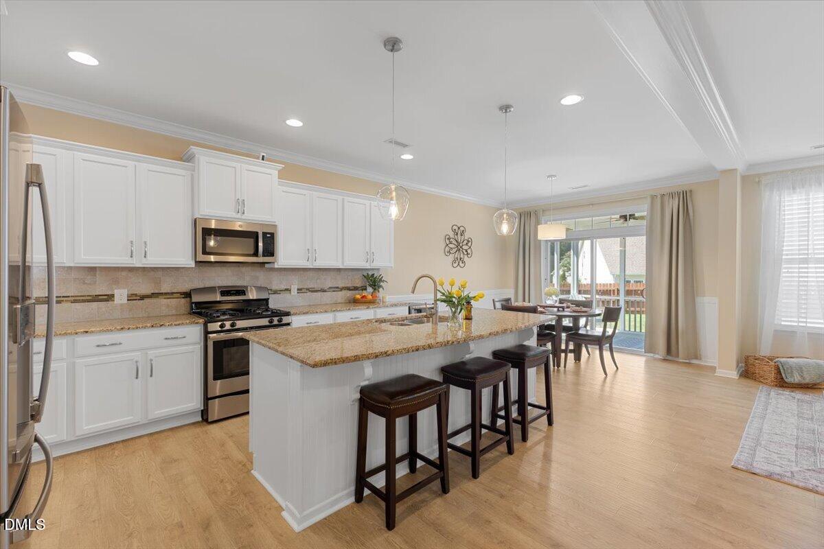 819 Lake Artesia Lane