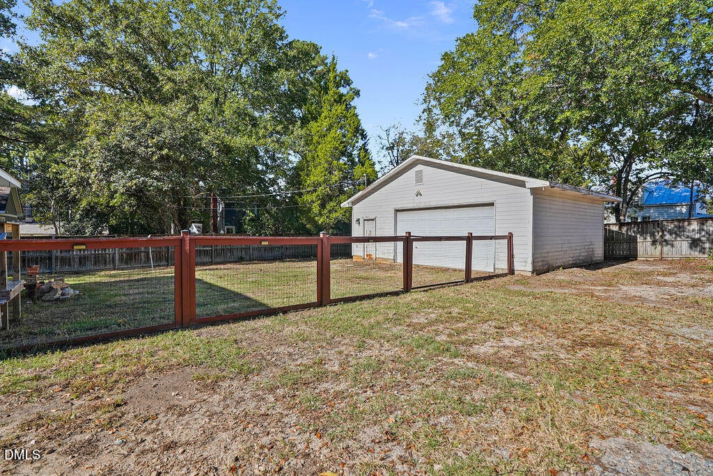 710 W Divine Street