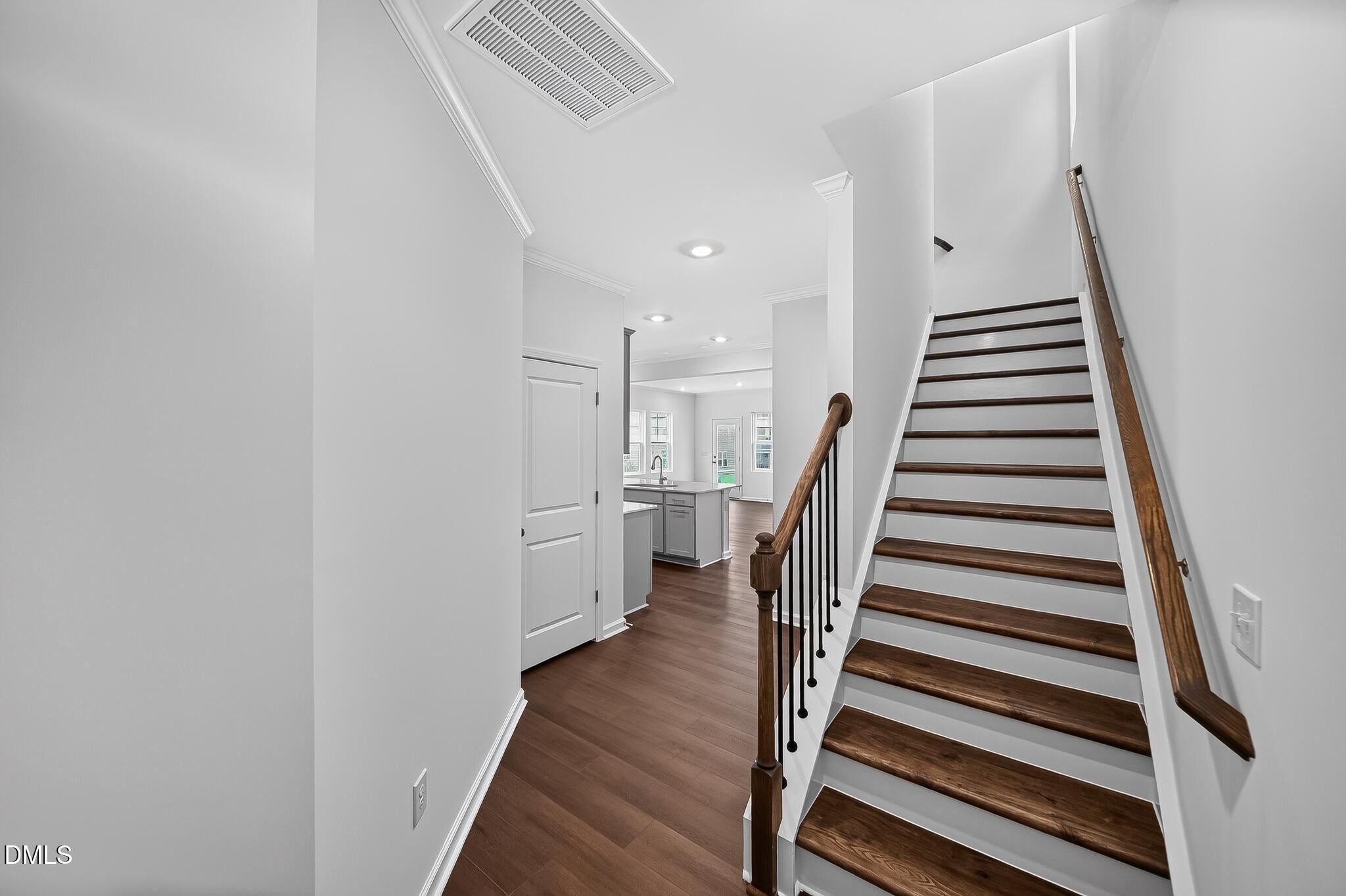 509 Whale Cove Way