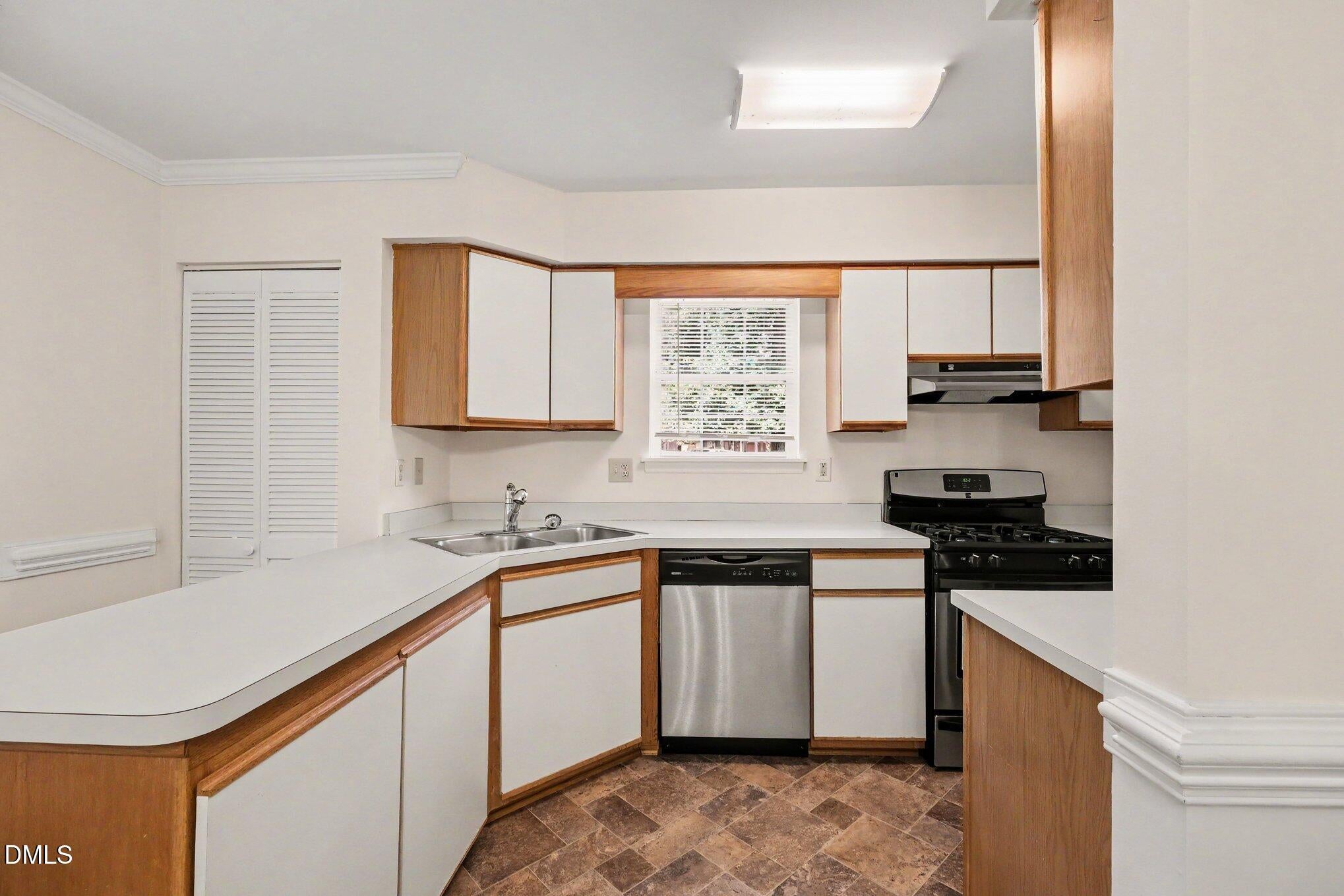 473 Summerwalk Circle