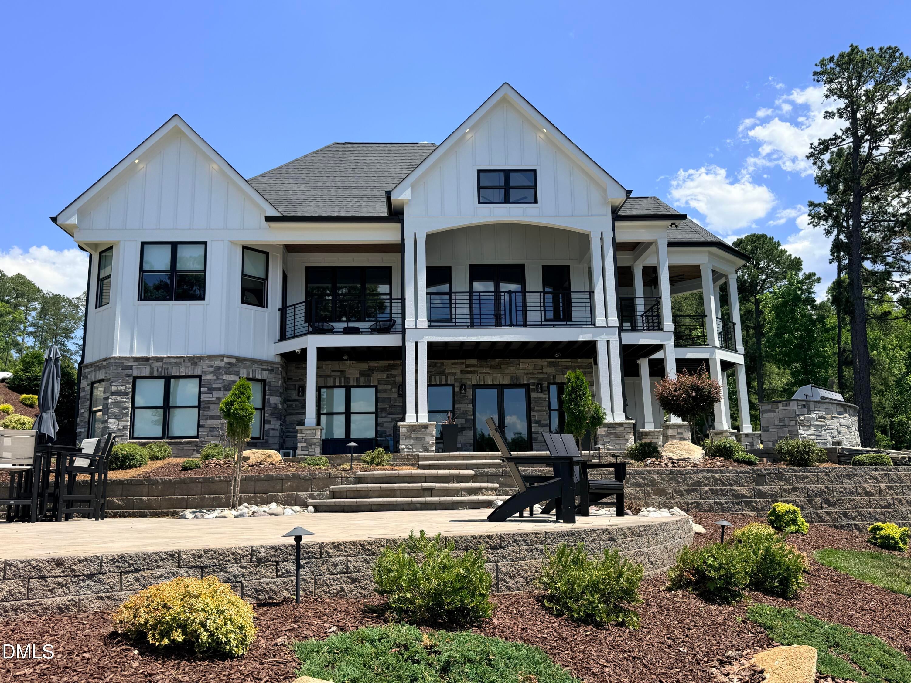 711 Estate Road