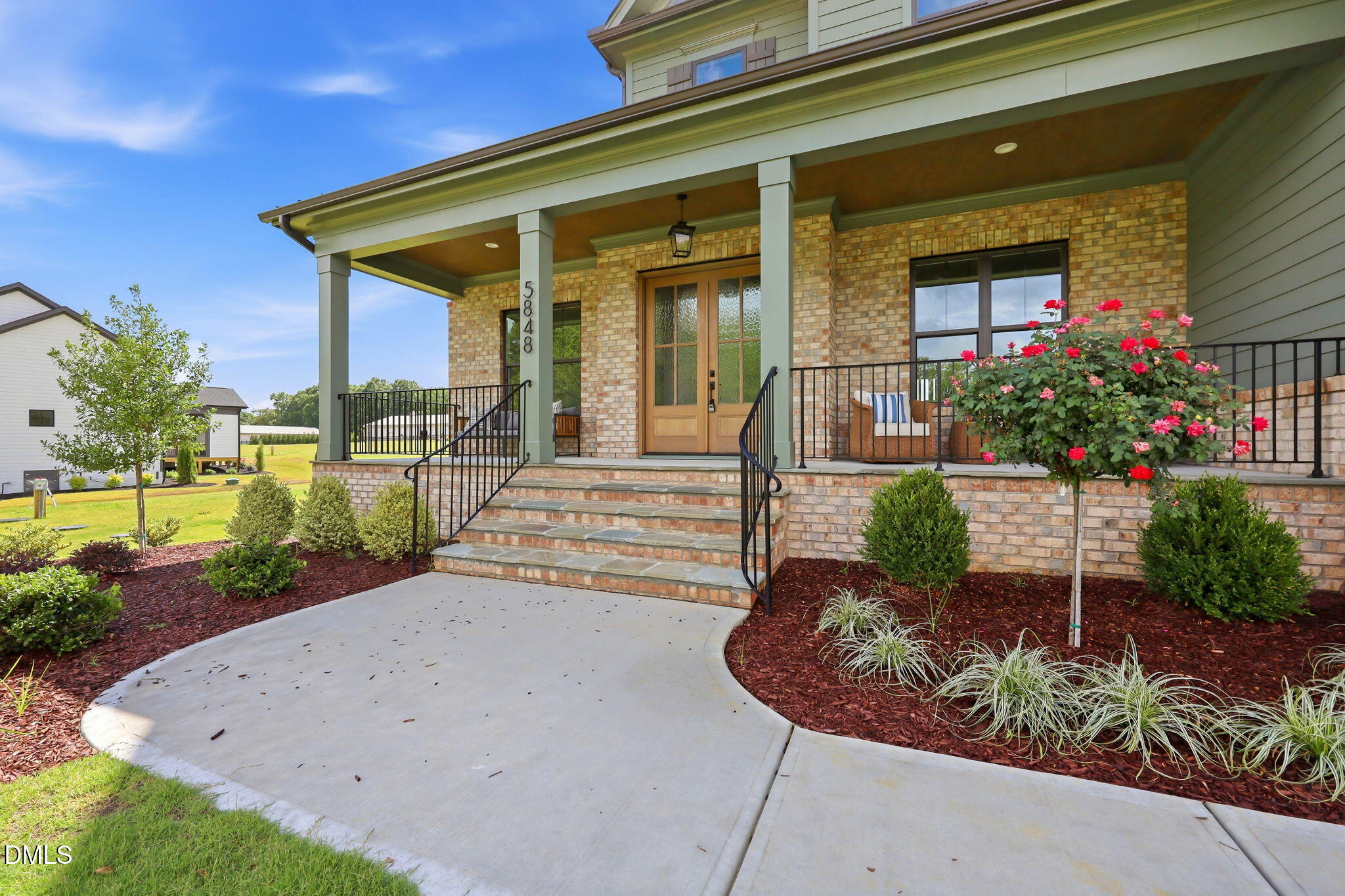 5848 Carriage Gate Drive