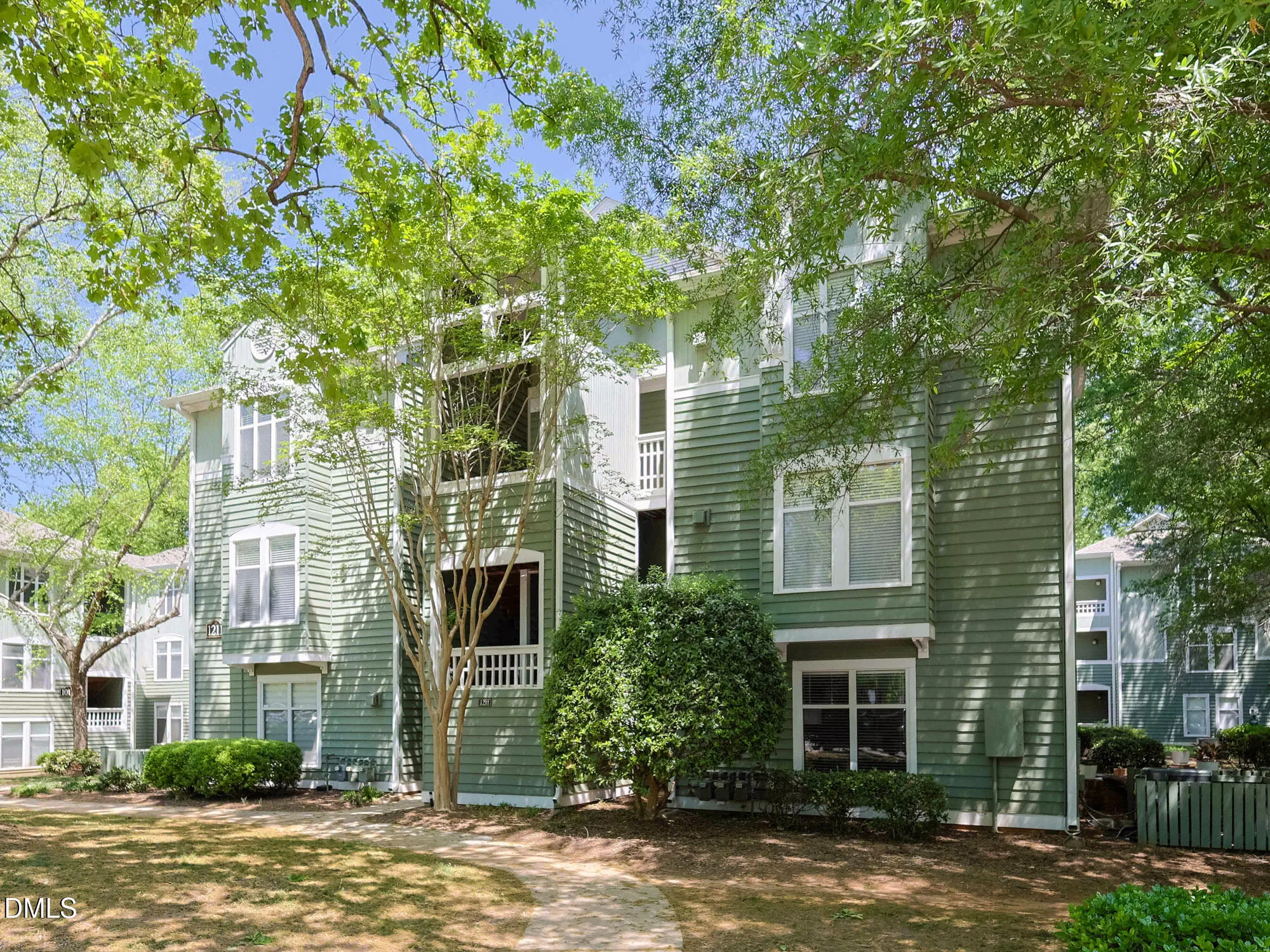 1211 Westview Lane Unit 305