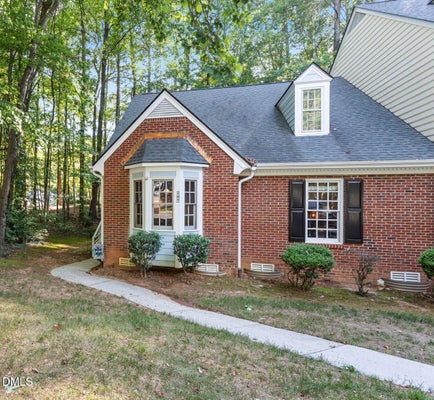 101 HEDGEROW CT, CARY, NC 27513 - Image 7bef849e28a479aff1fd428e76aaab51/1152462090