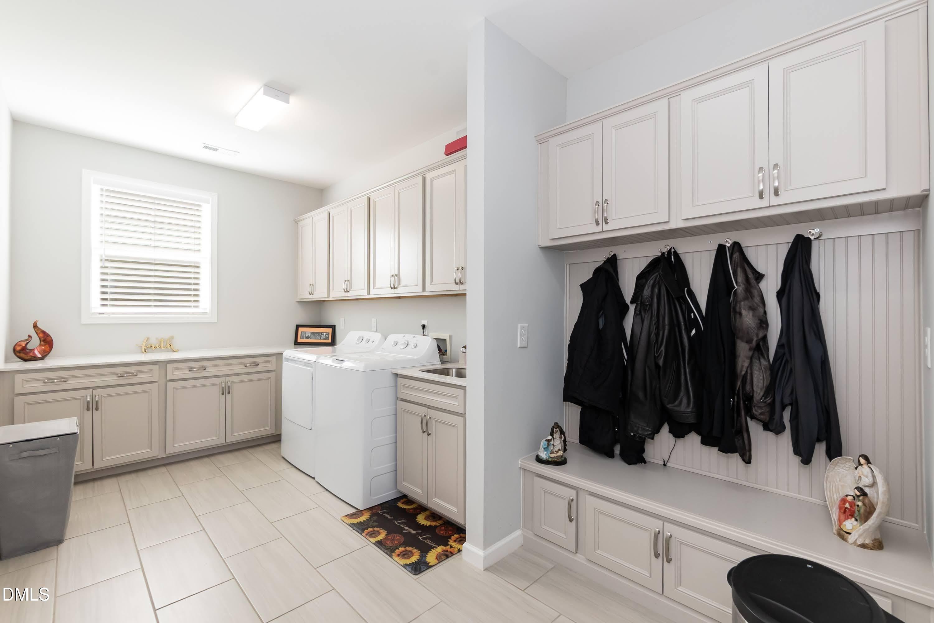 1009 Crescent Moon Court