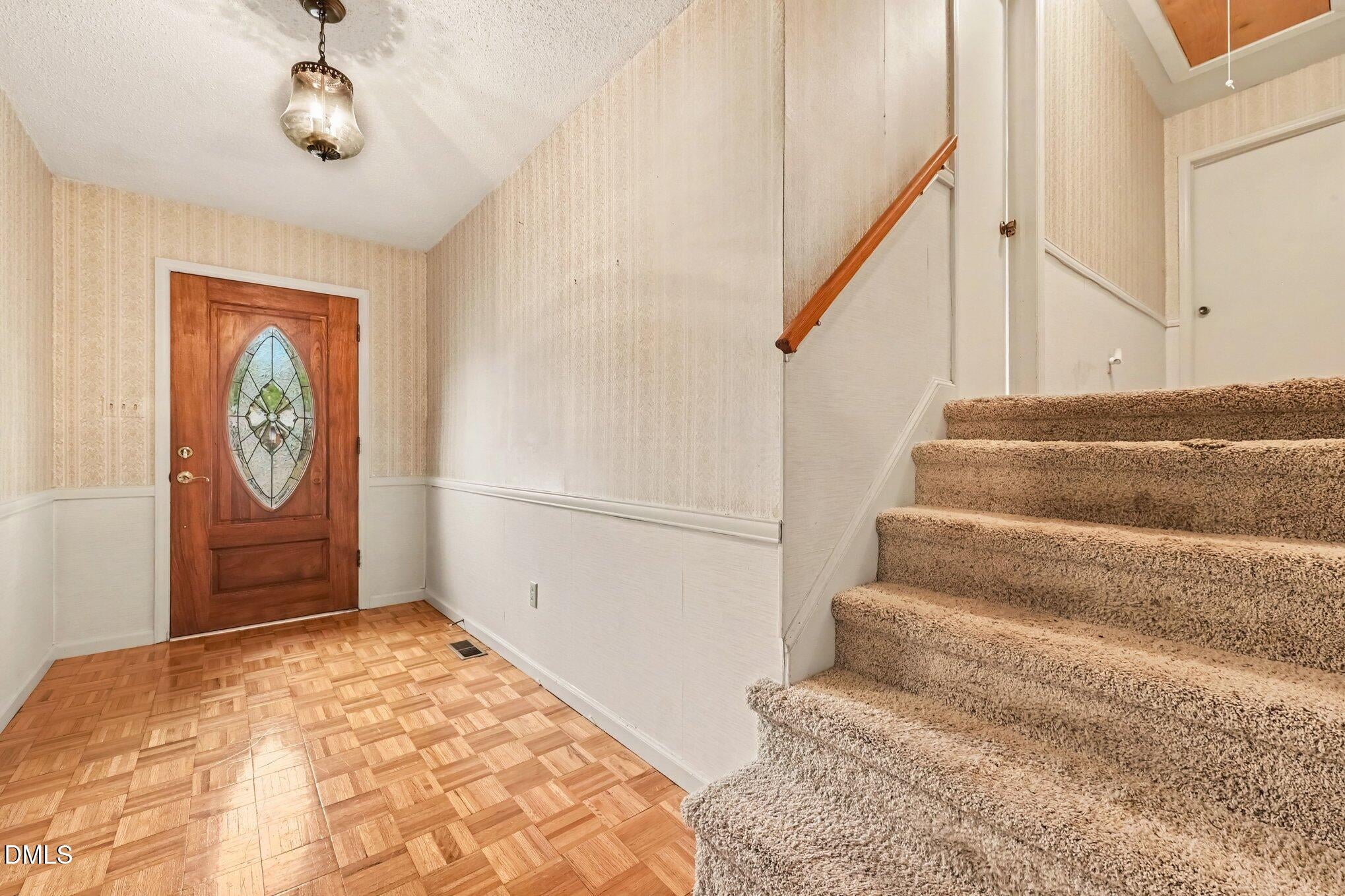 1001 Parkwood Drive