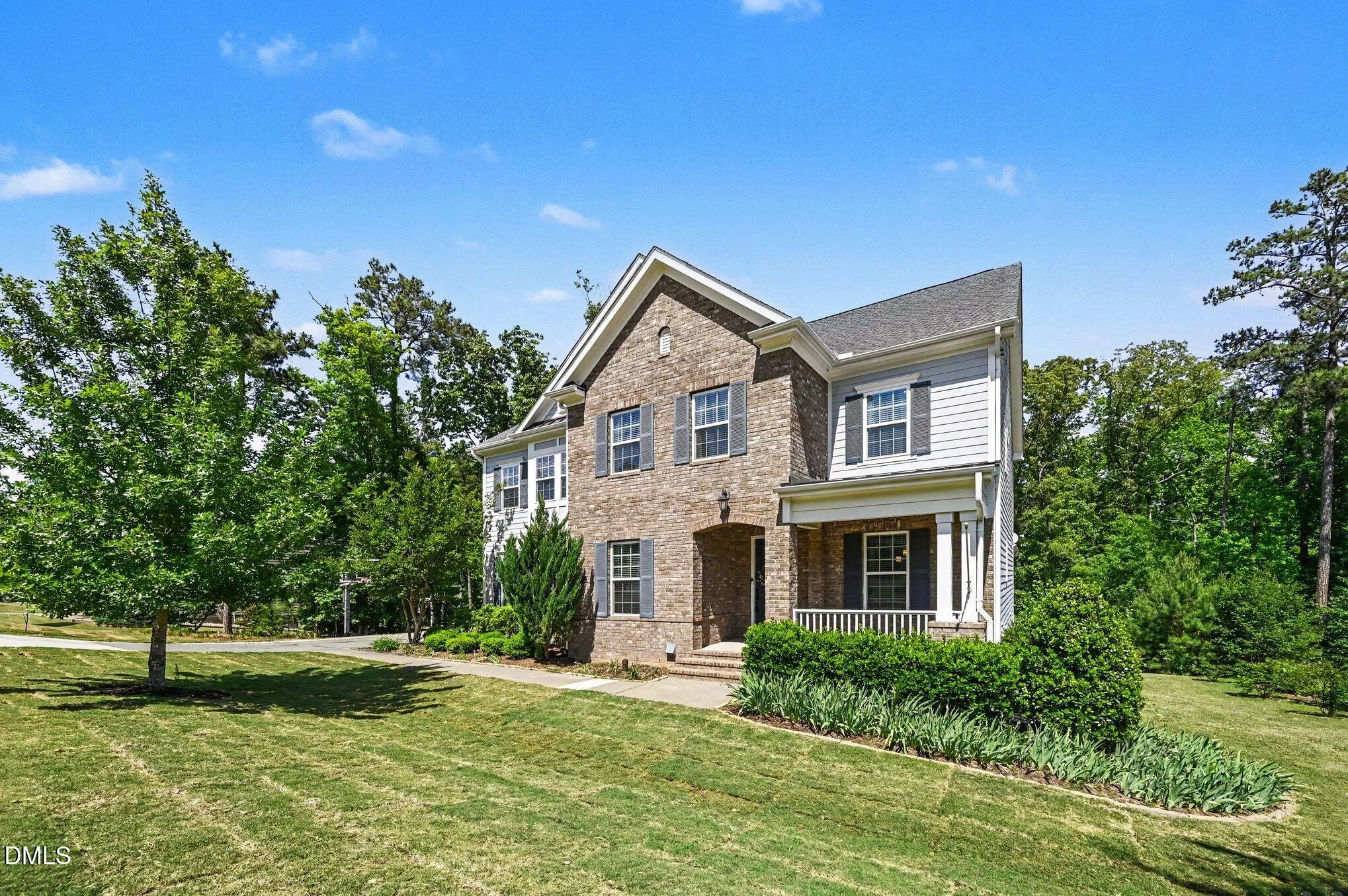724 Peninsula Forest Place