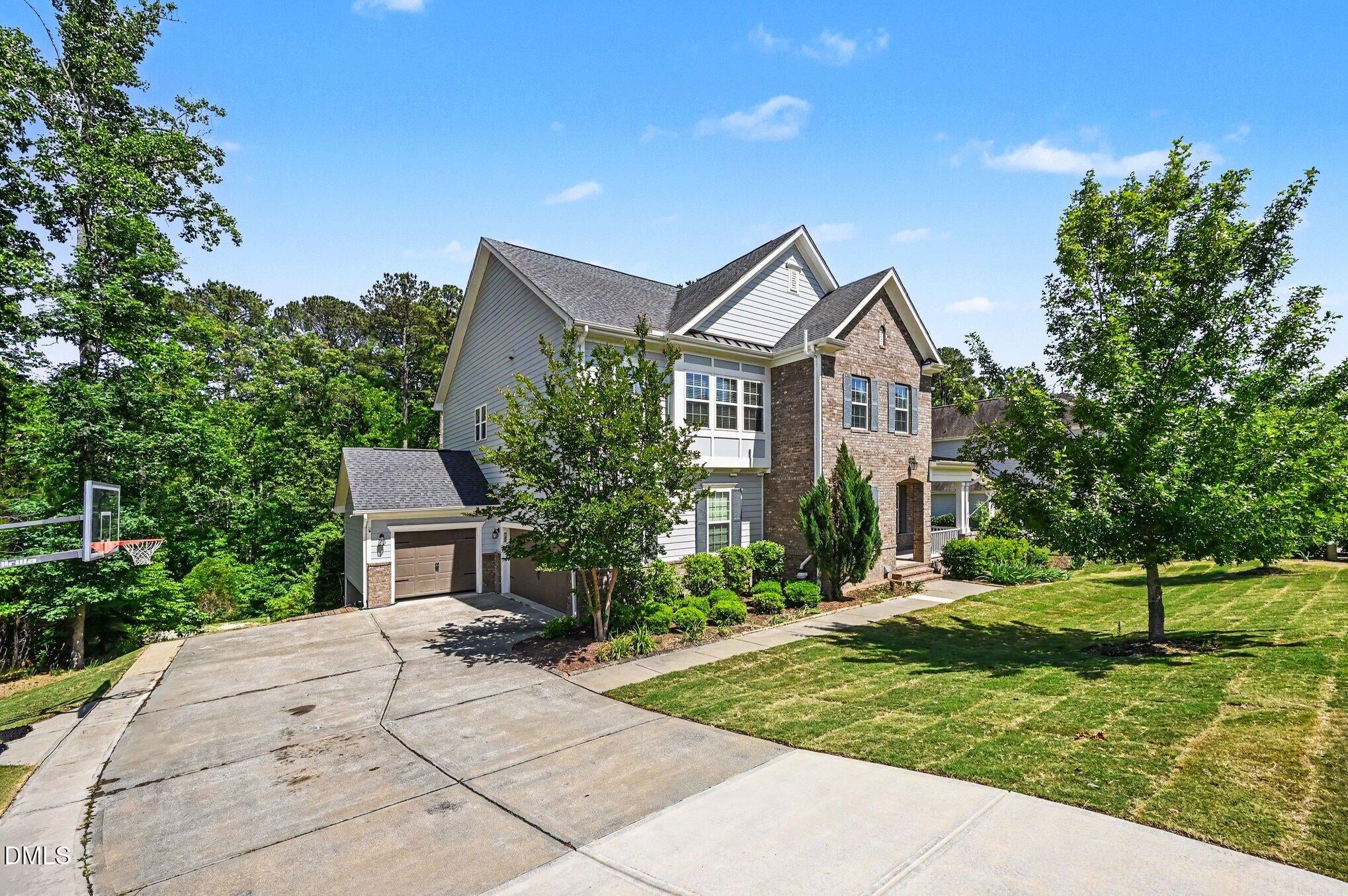 724 Peninsula Forest Place