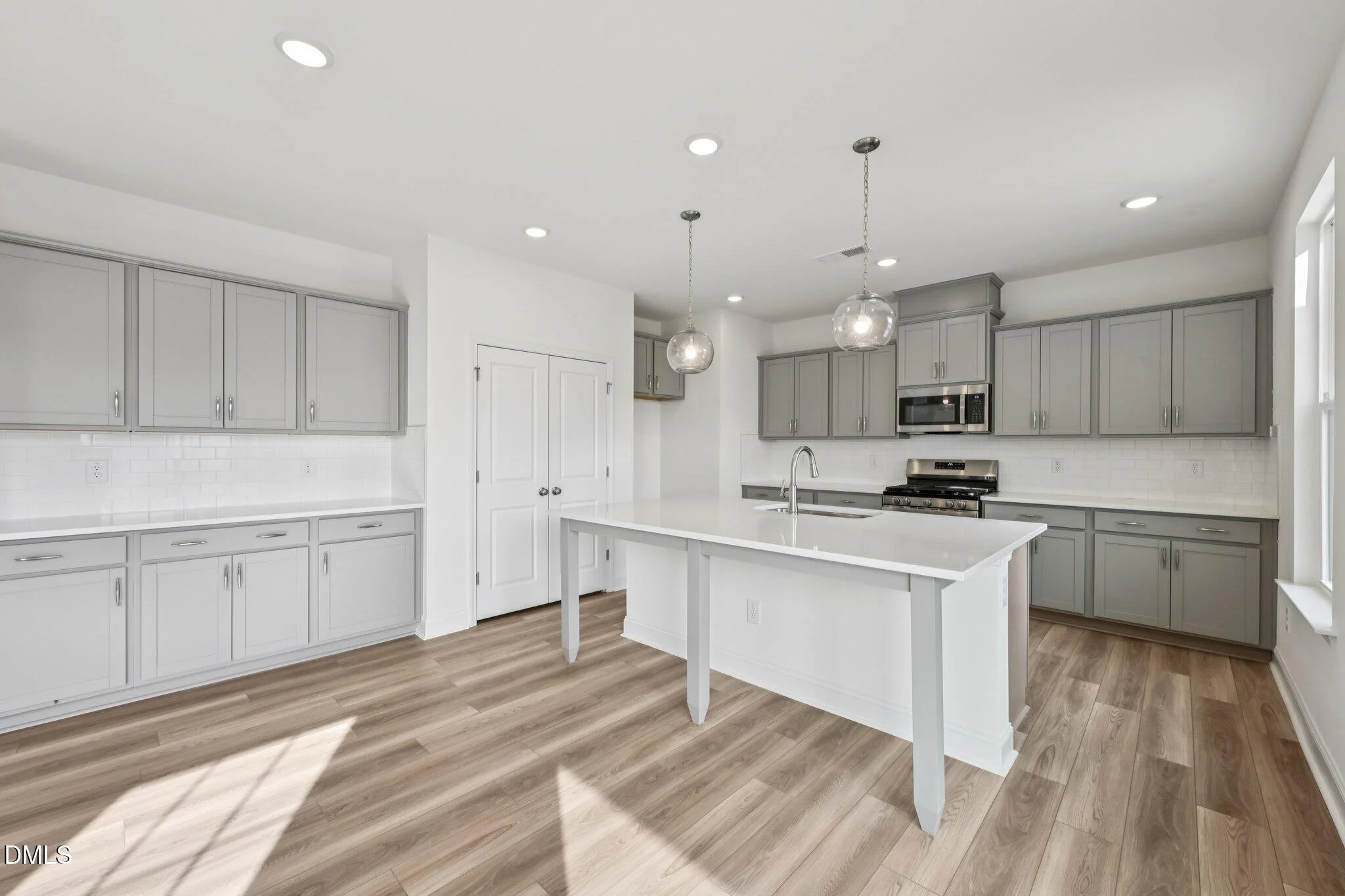 532 Hipwood Drive