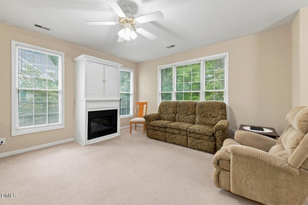 2923 KUDROW LN, MORRISVILLE, NC 27560 - Image 7f0e63202edbcc0e9b267f45aa90b954/4237327152