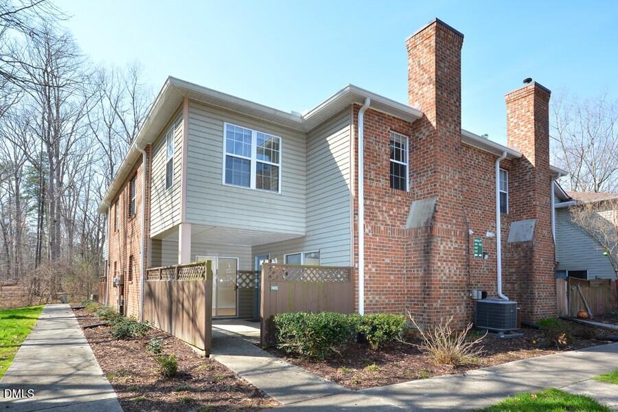 425 Summerwalk Circle