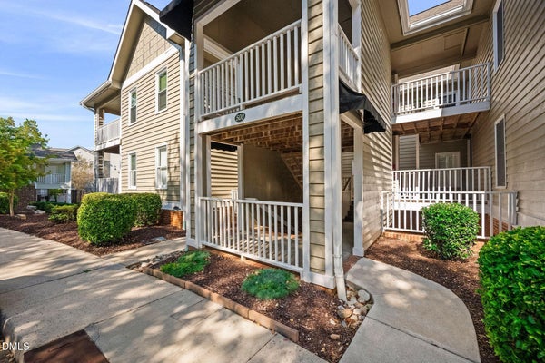 512 SPRINGFORK DR, CARY, NC 27513 - Image 803f94be71f3abd73a5989737f9daa5d/397082104