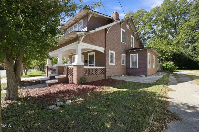 307 S Fisher Street, photo 3 of 46