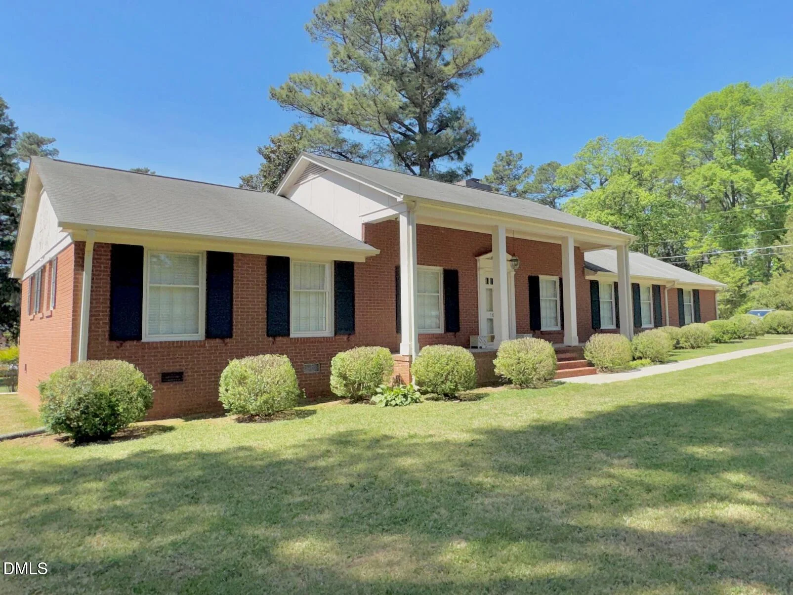 1604 Crescent Drive