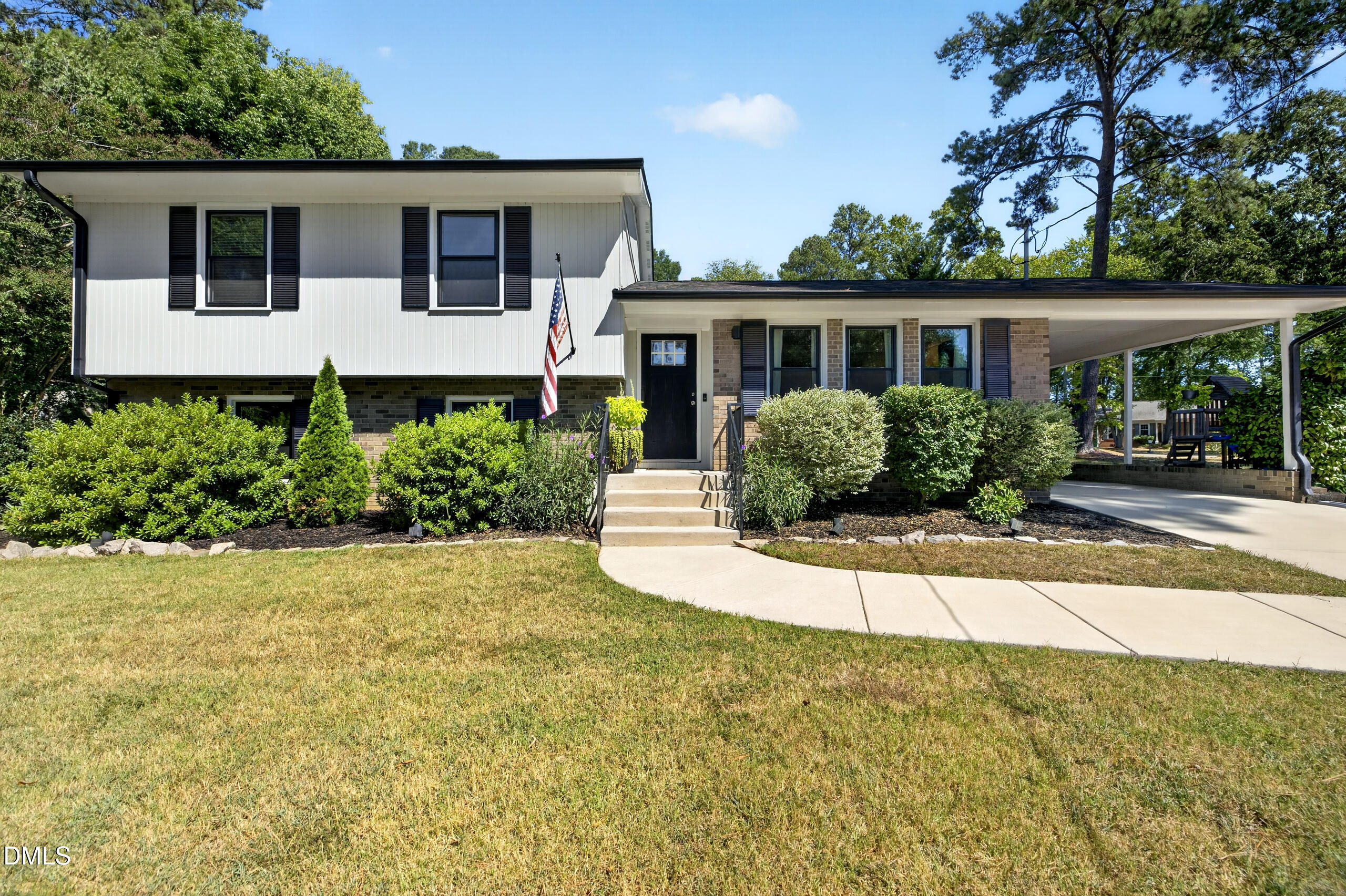 1403 Maple Avenue