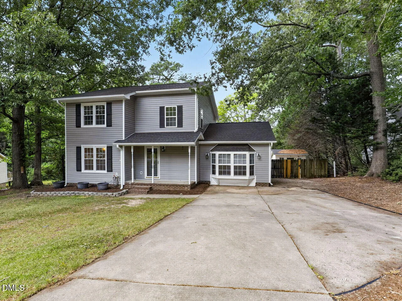102 Greenwood Circle