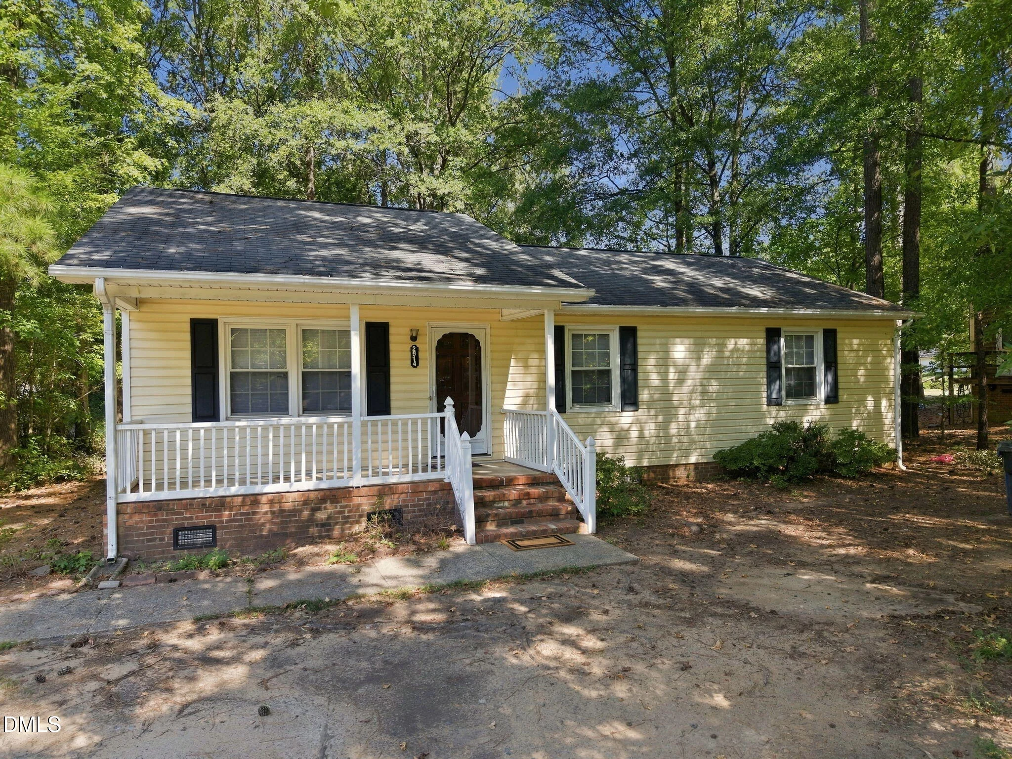 2914 Pinetree Court