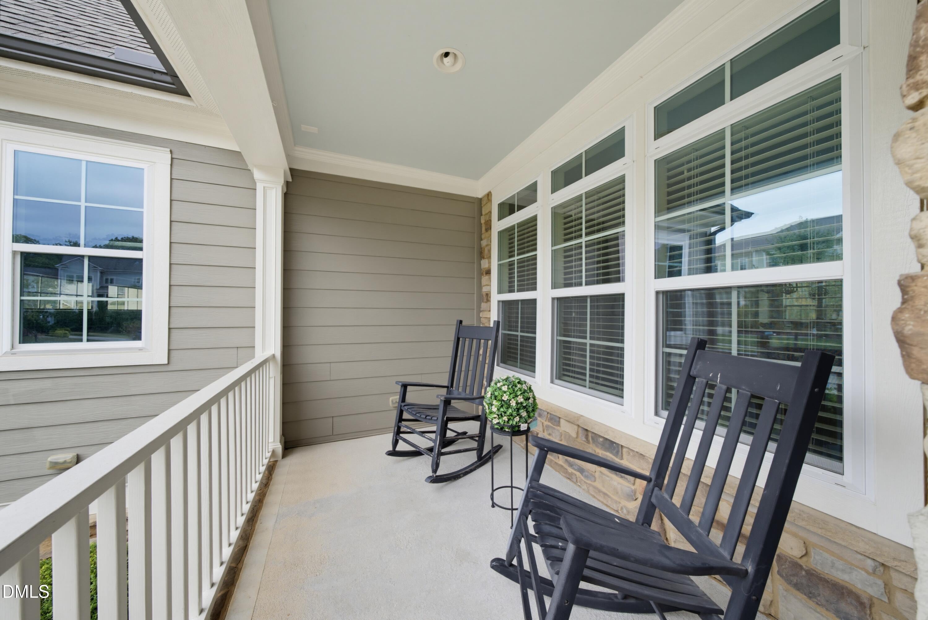 1101 Woodland Grove Way