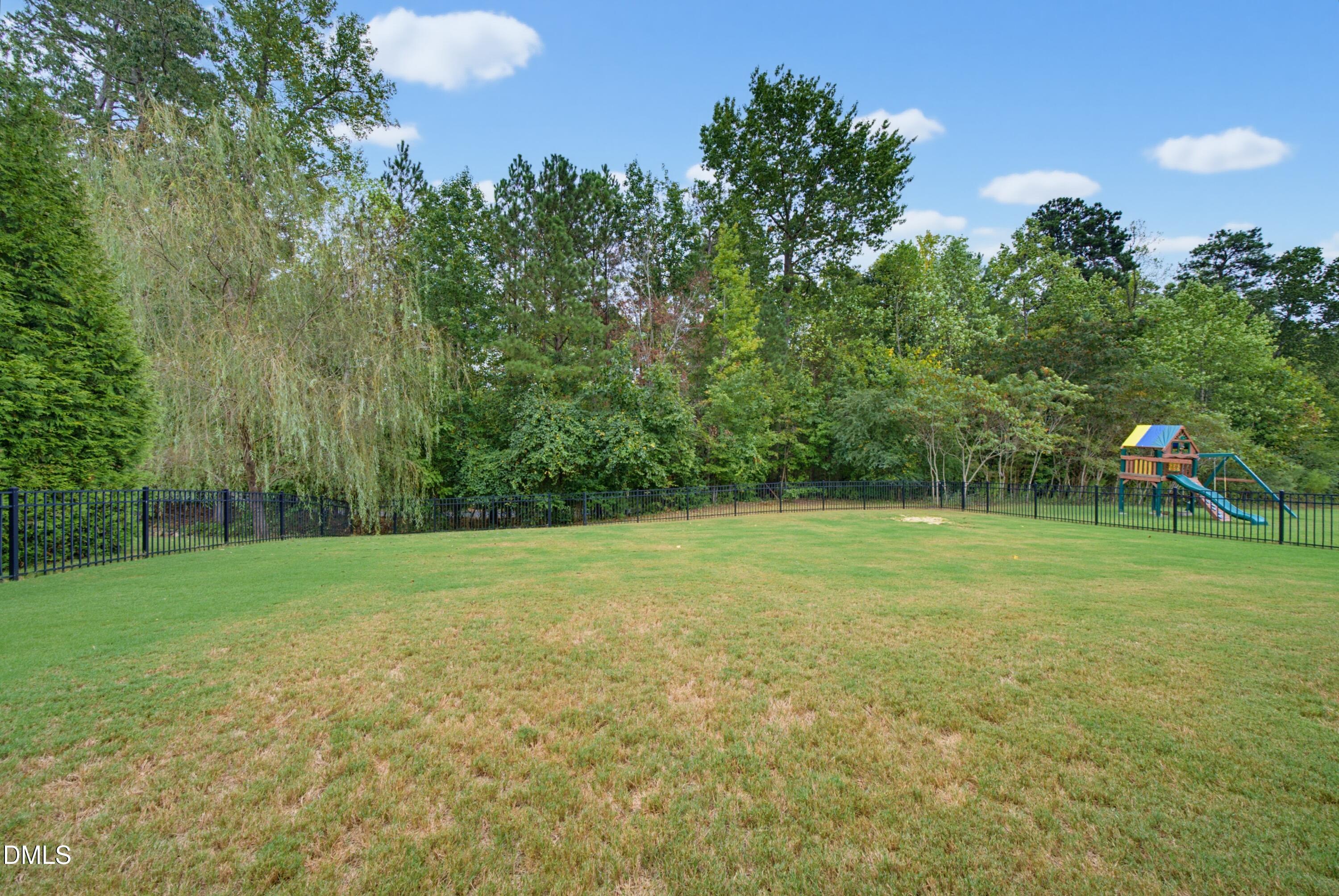 1101 Woodland Grove Way