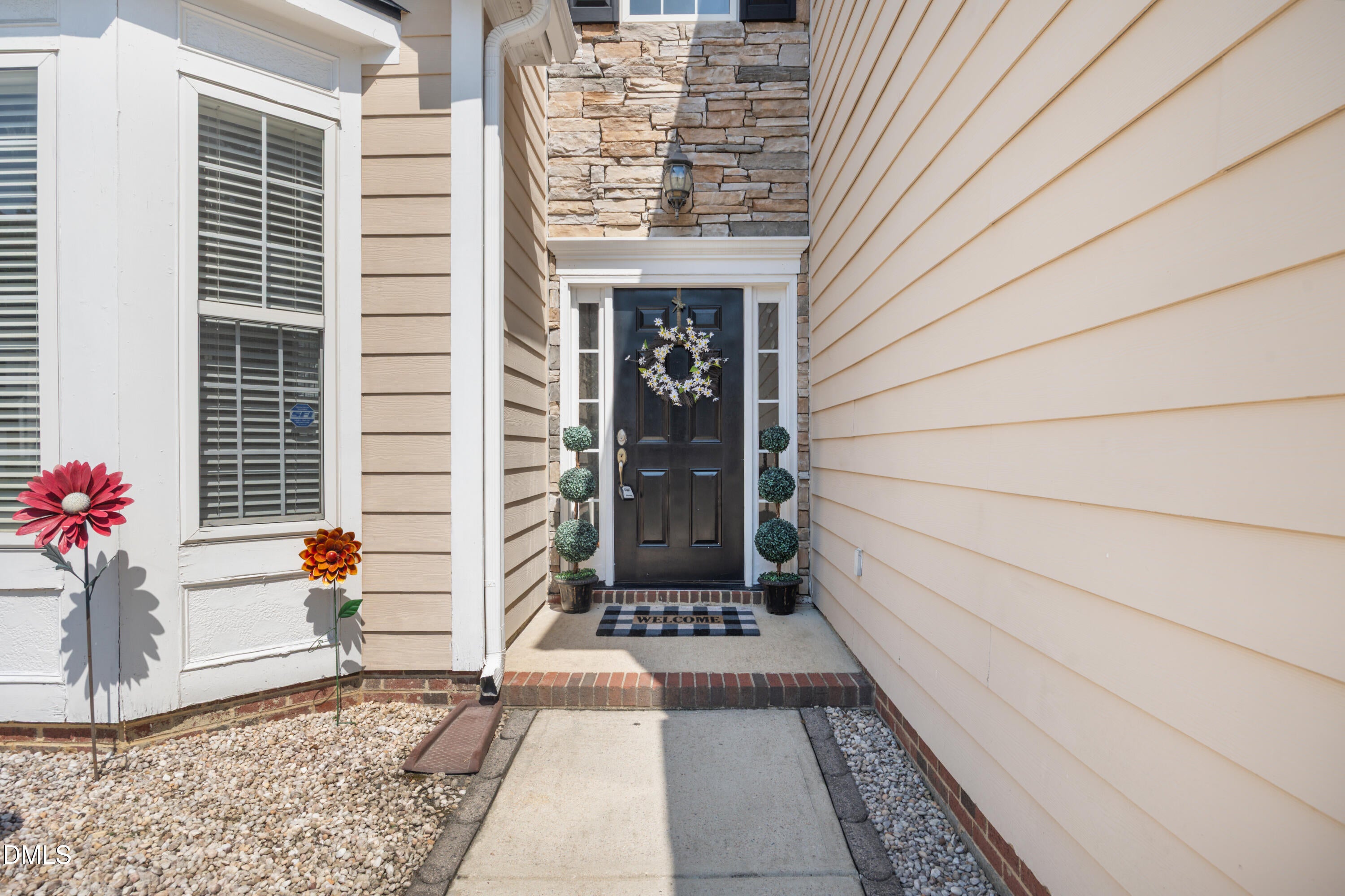 5525 Keowee Way