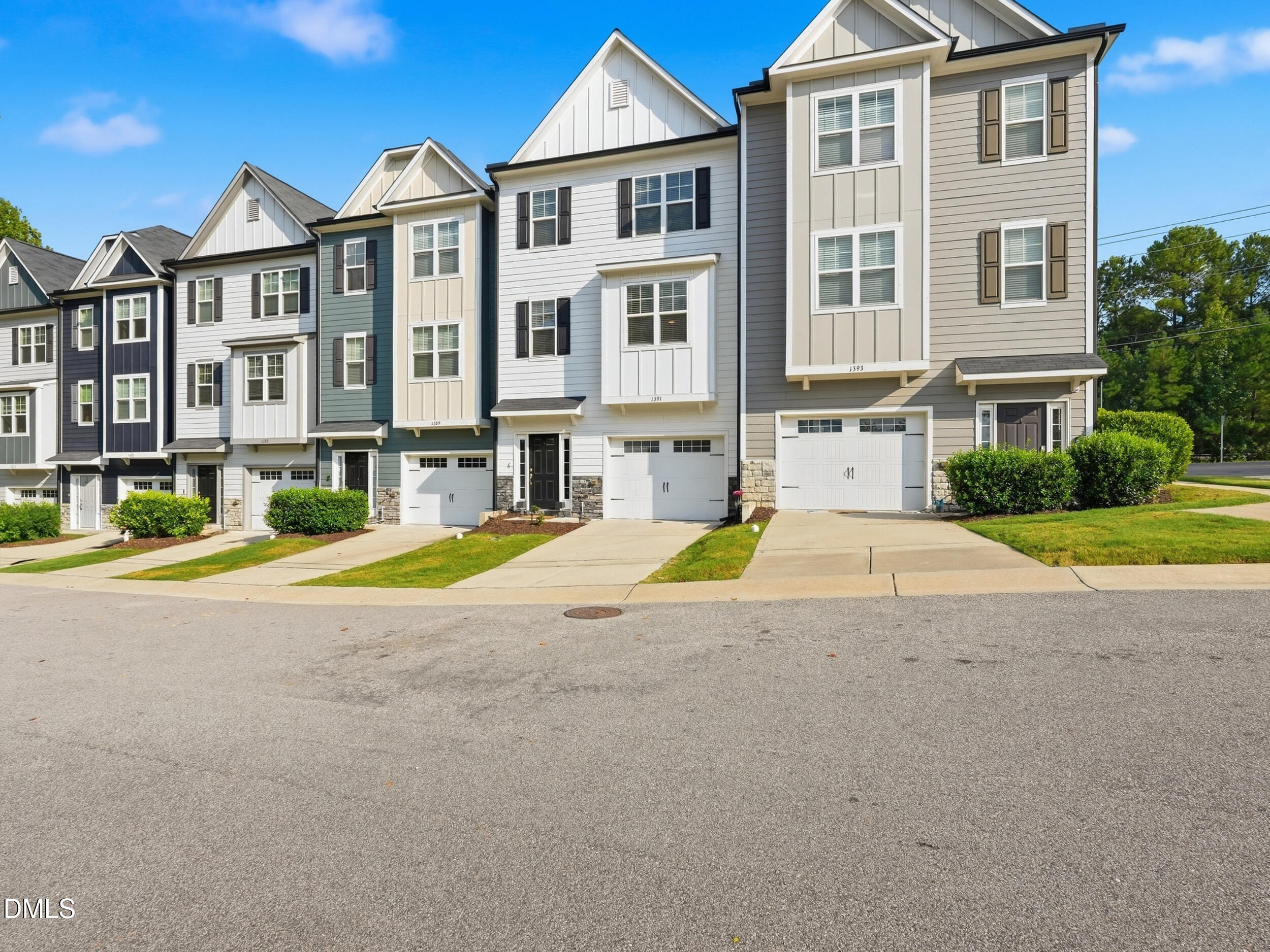 1391 Regents Lane