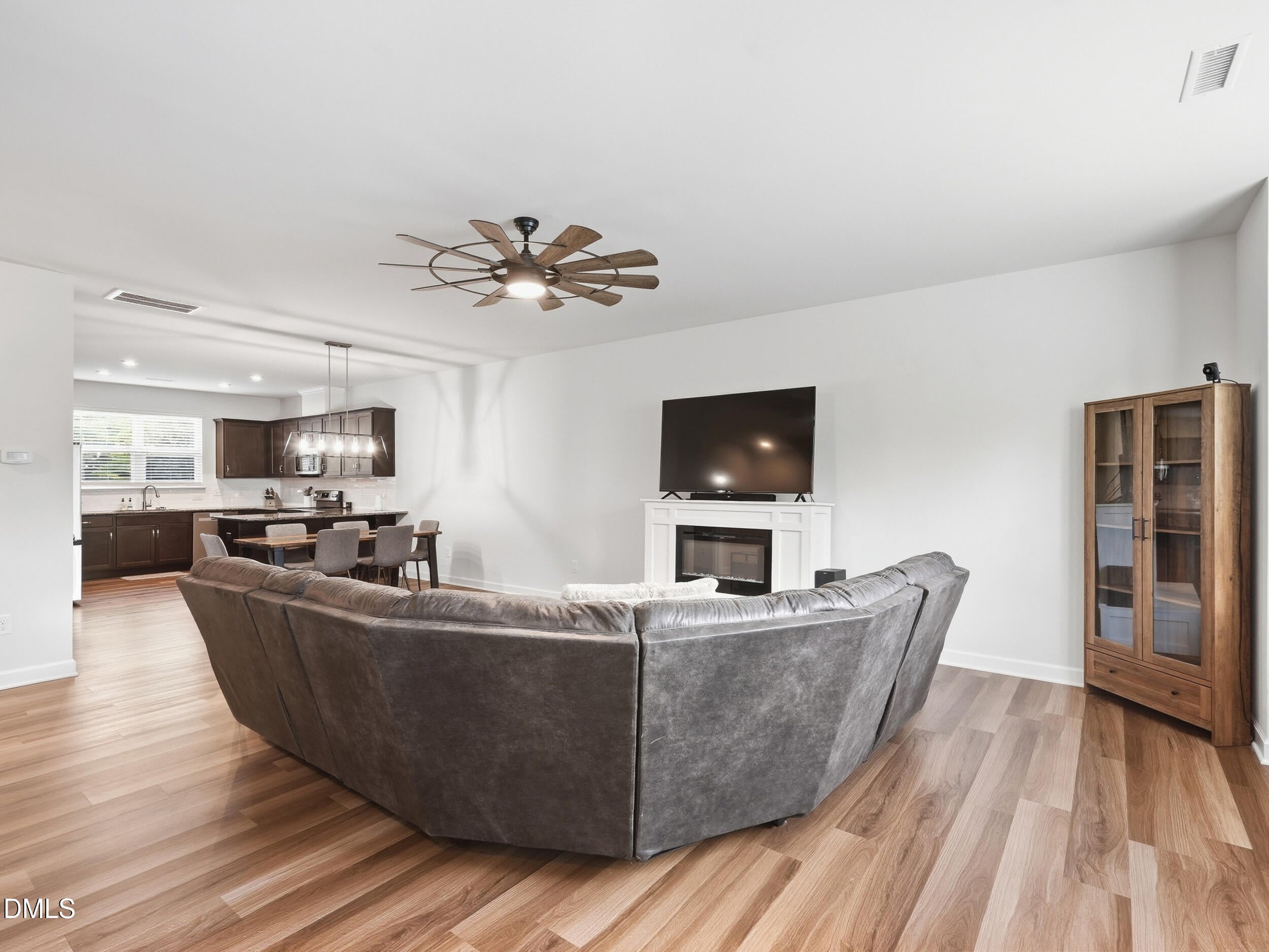 1391 Regents Lane