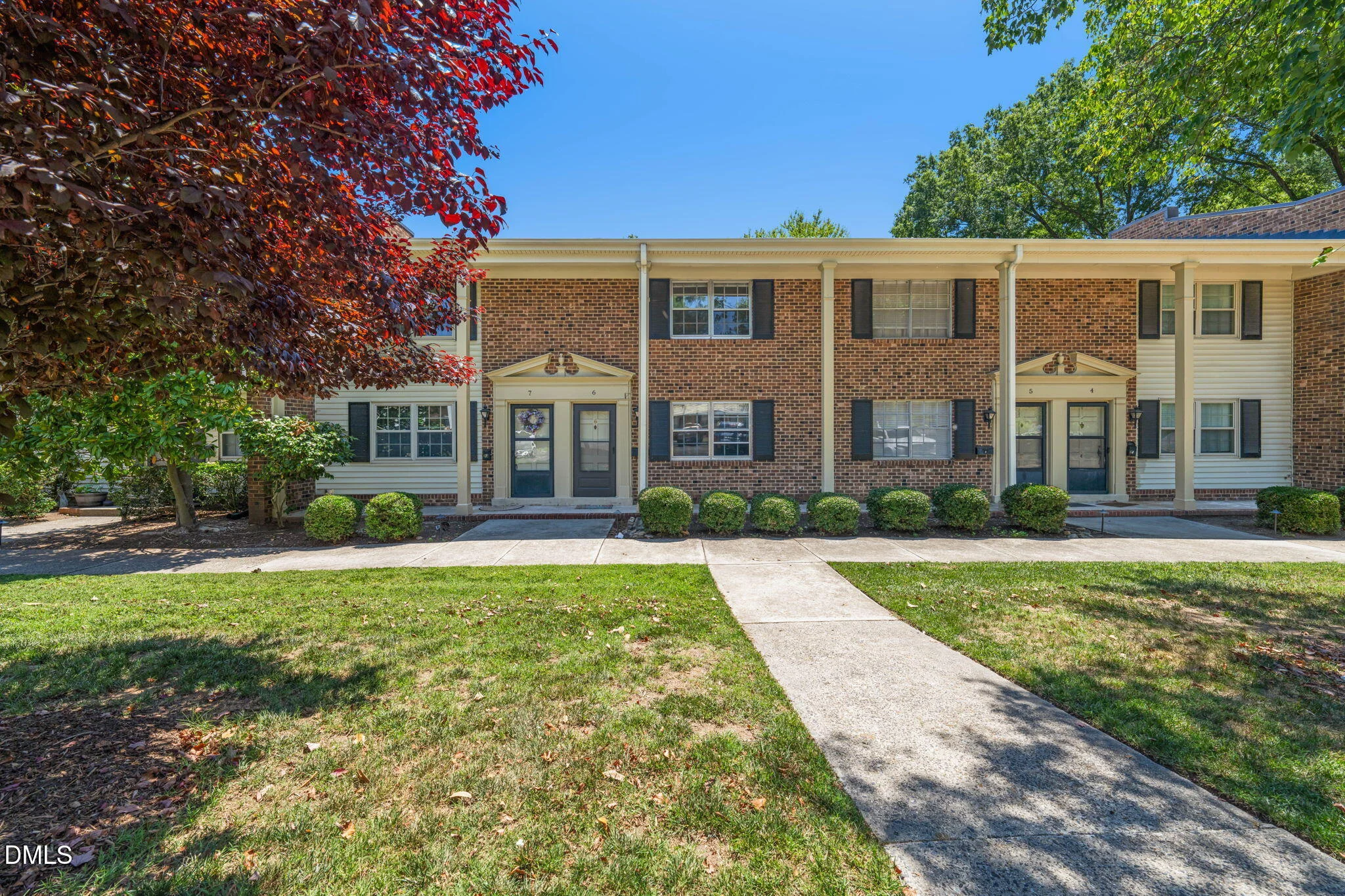 1002 Willow Drive Unit Apt 6