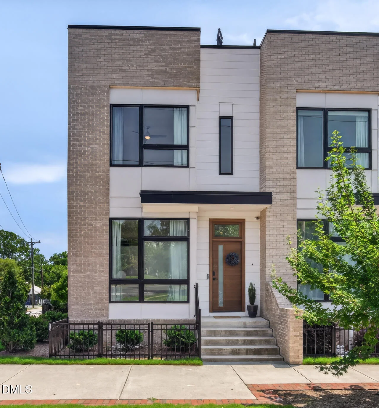 528 N Roxboro Street