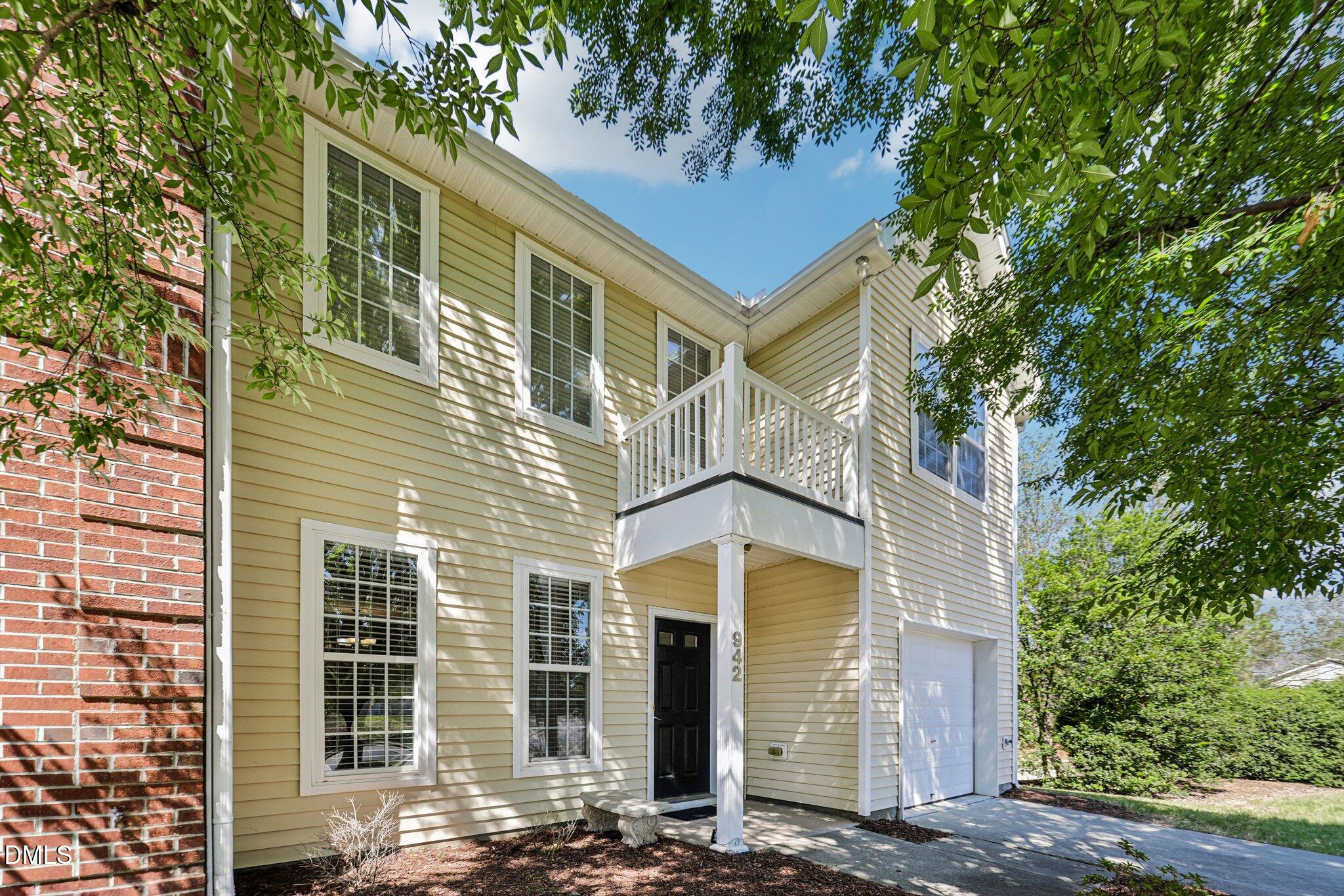 942 Shining Wire Way