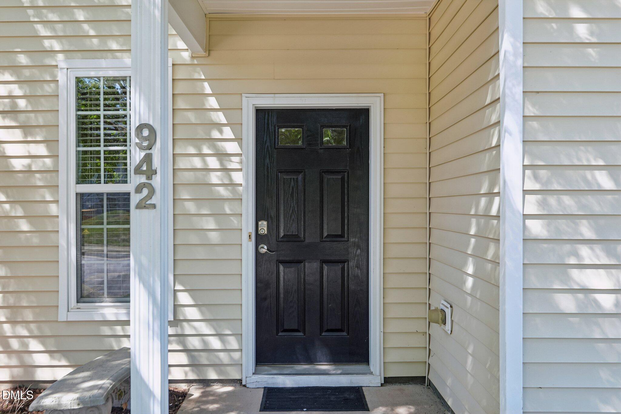 942 Shining Wire Way