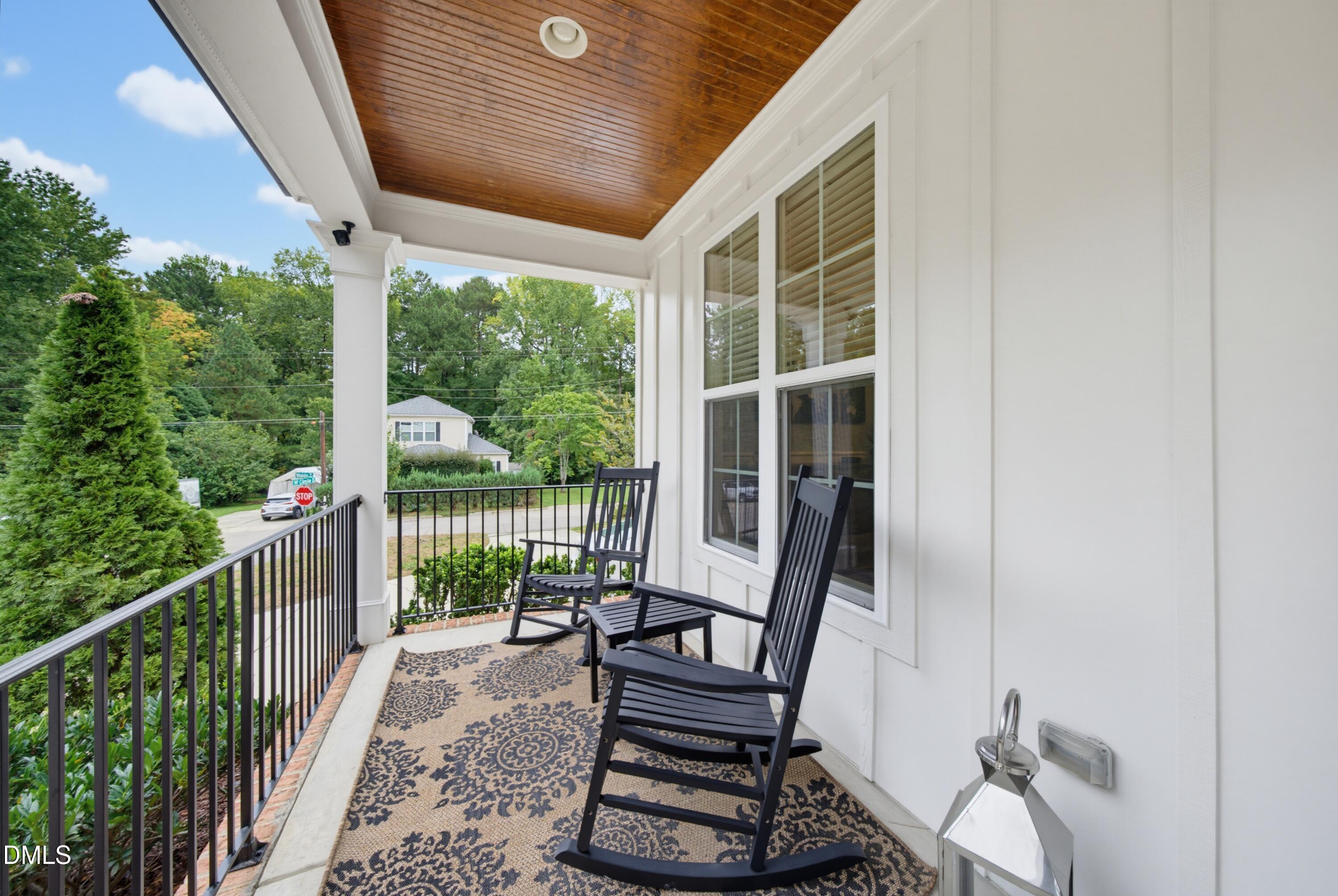 122 W Circle Drive