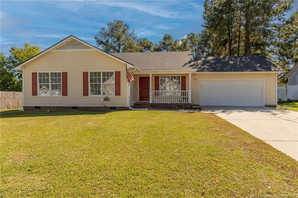 9524 DEEP SWAMP LN, FAYETTEVILLE, NC 28314 - Image 86b8d27ec3d272a1e2e754ea630d66e4/538603871