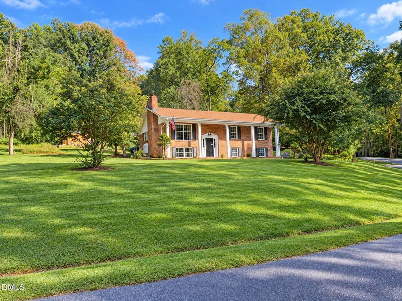 289 Holly Tree Drive, photo 1 of 25