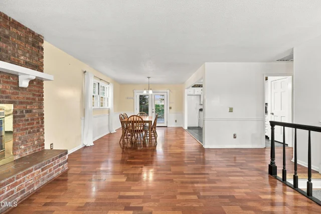 289 Holly Tree Drive, photo 4 of 25