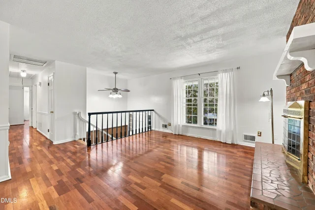 289 Holly Tree Drive, photo 3 of 25