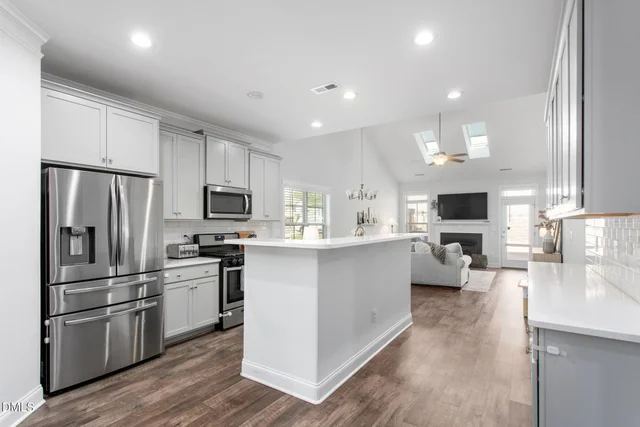 810 Socata Lane, photo 5 of 30