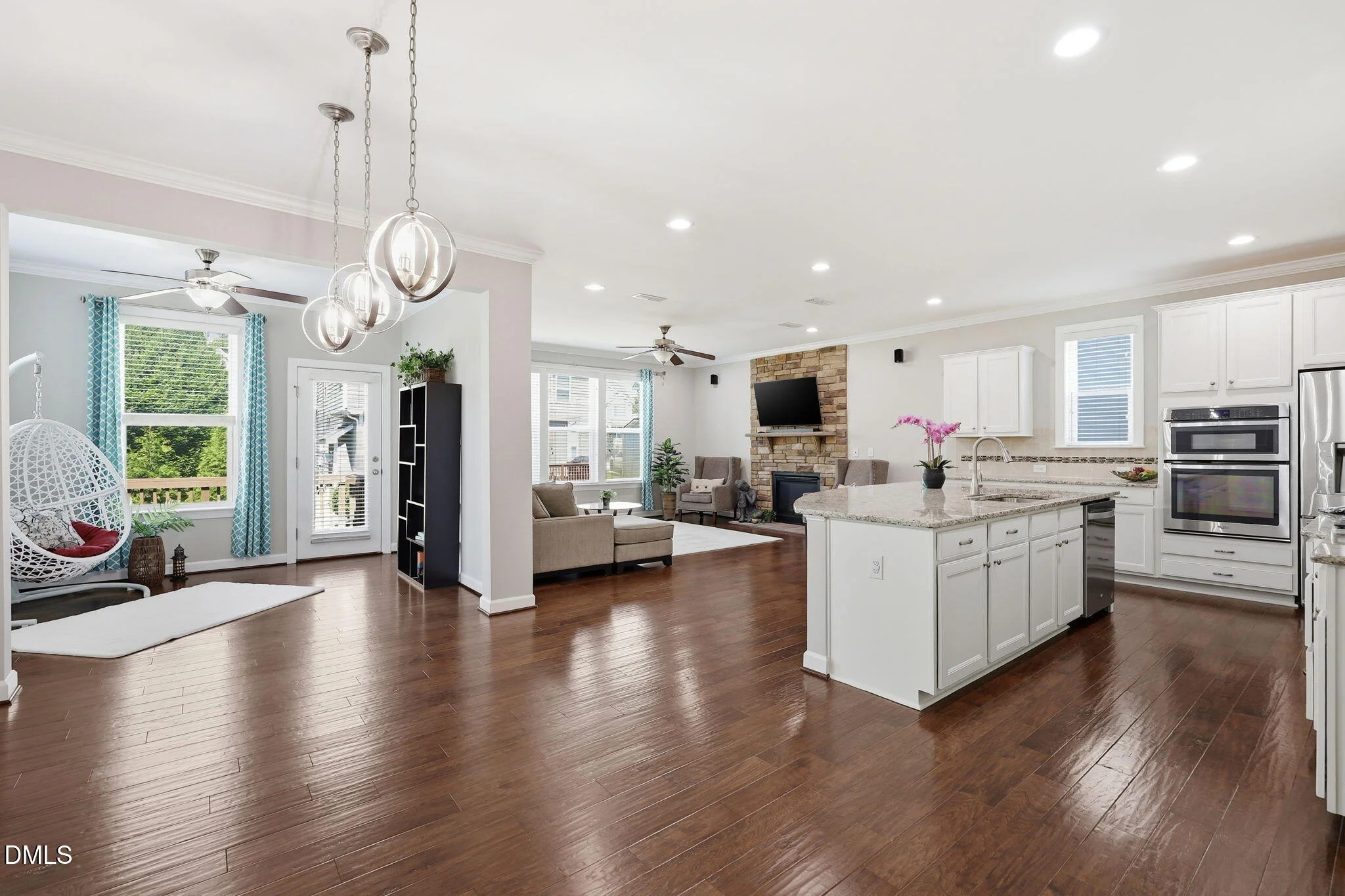 3910 Glorybower Way