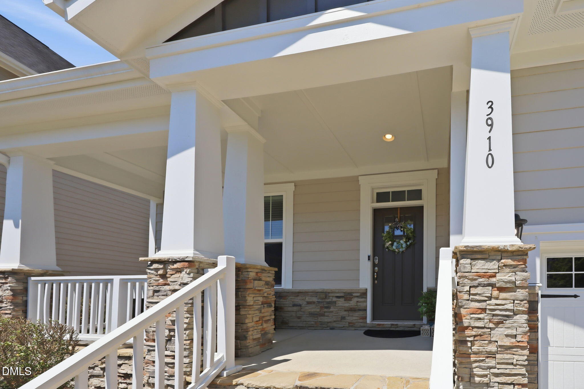 3910 Glorybower Way