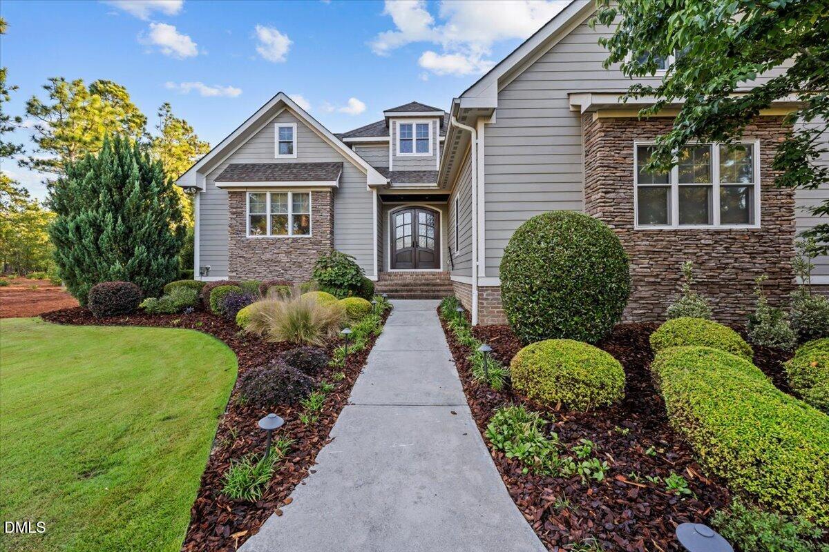 102 Gilbert Court