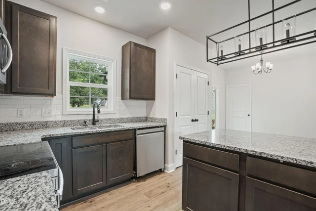 410 S Fayetteville Street, photo 5 of 20