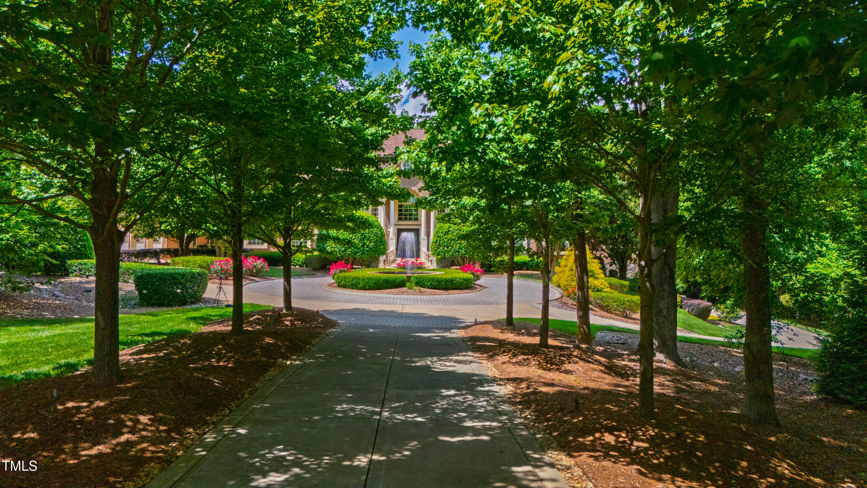 2421 Acanthus Drive